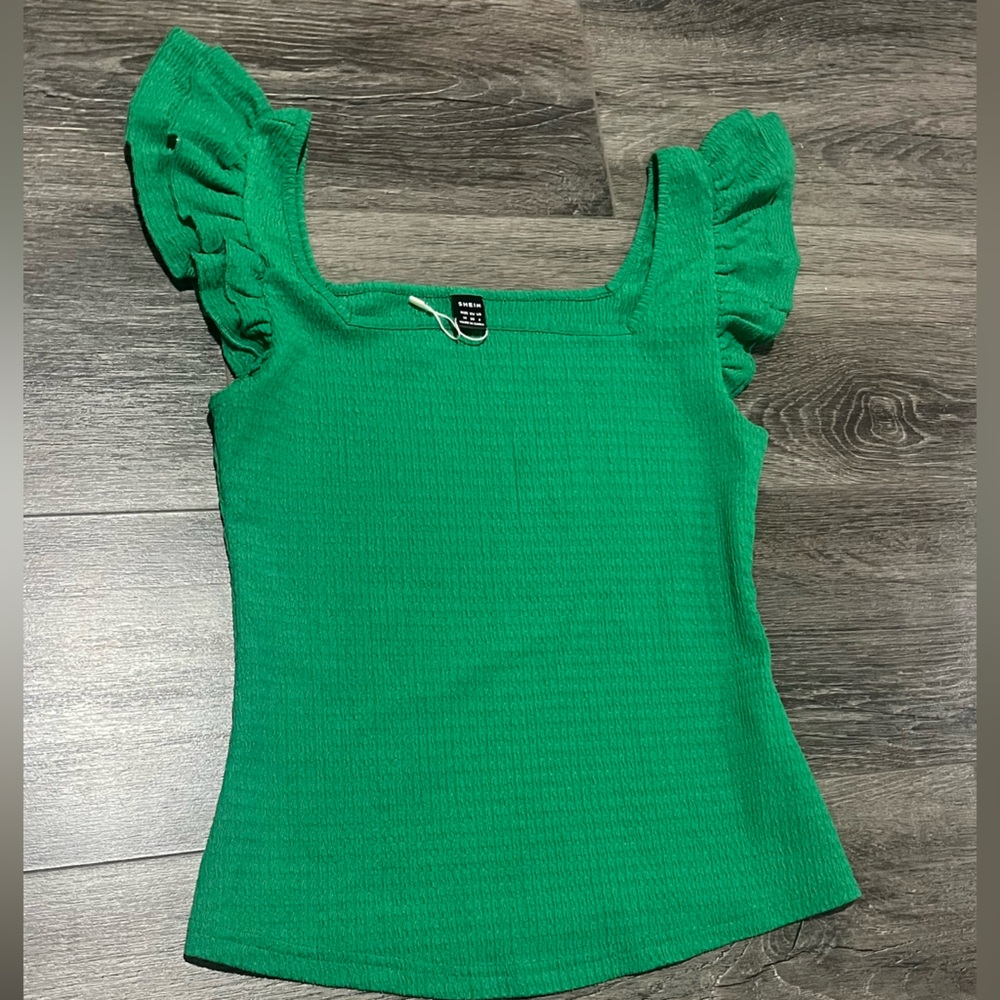 Green top - Picture 2 of 2